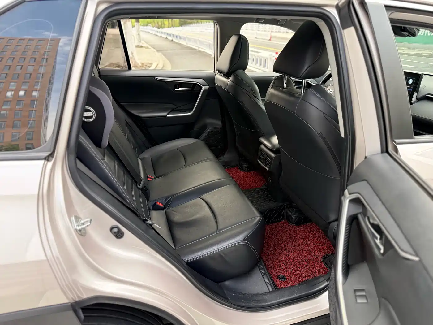 Toyota Wildlander 2020 2.0L CVT AWD Luxury Edition фото 12