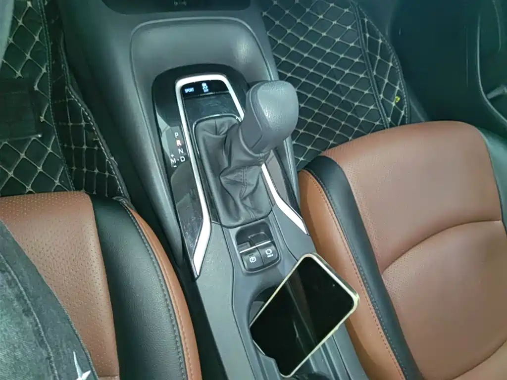 Toyota Corolla 2021 TNGA 1.5L CVT Elite Edition фото 14