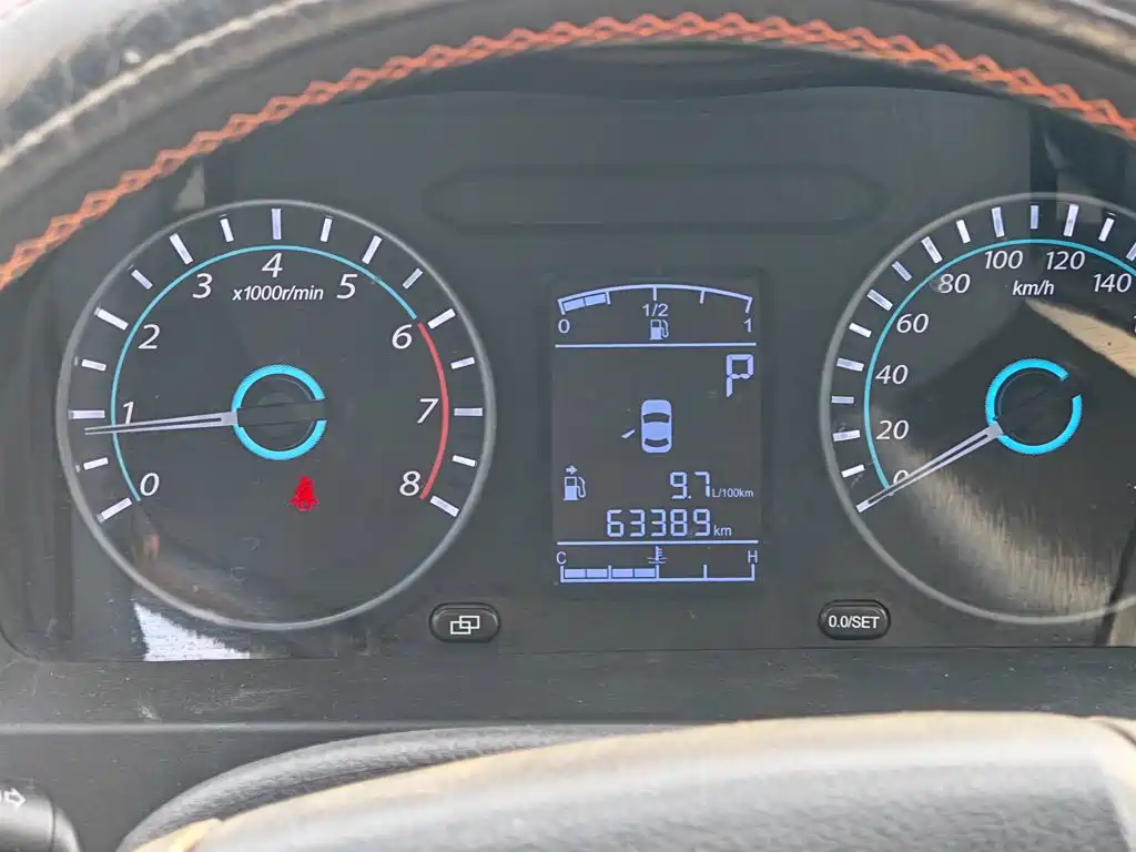 Dongfeng Fengxing Joyear XV 2015 2015 1.6L CVT Luxury