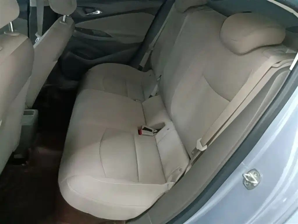 Chevrolet Cruze 2015 1.5L Automatic Fashion Navigation Edition фото 17