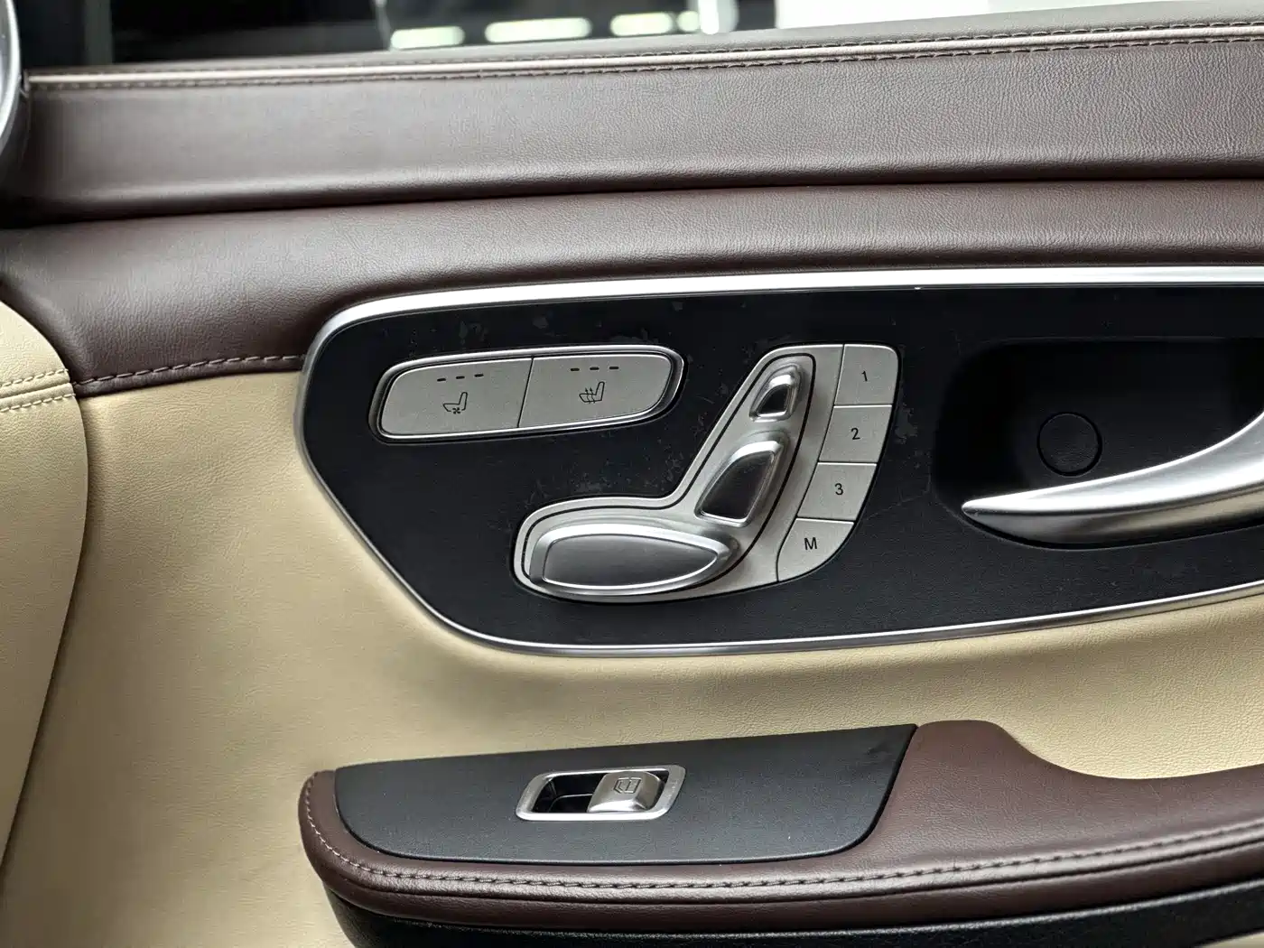 Mercedes-Benz V-Class 2018 V 260 L Premium Long Version China V фото 10