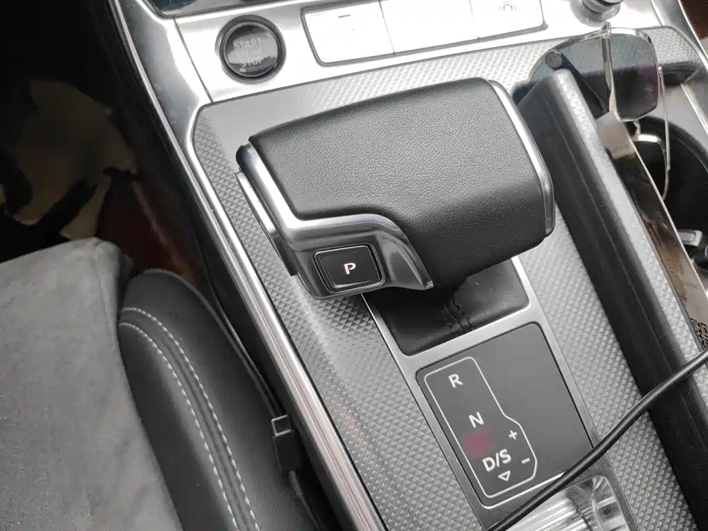 Audi A6L 2023 40 TFSI Luxury Dynamic фото 7