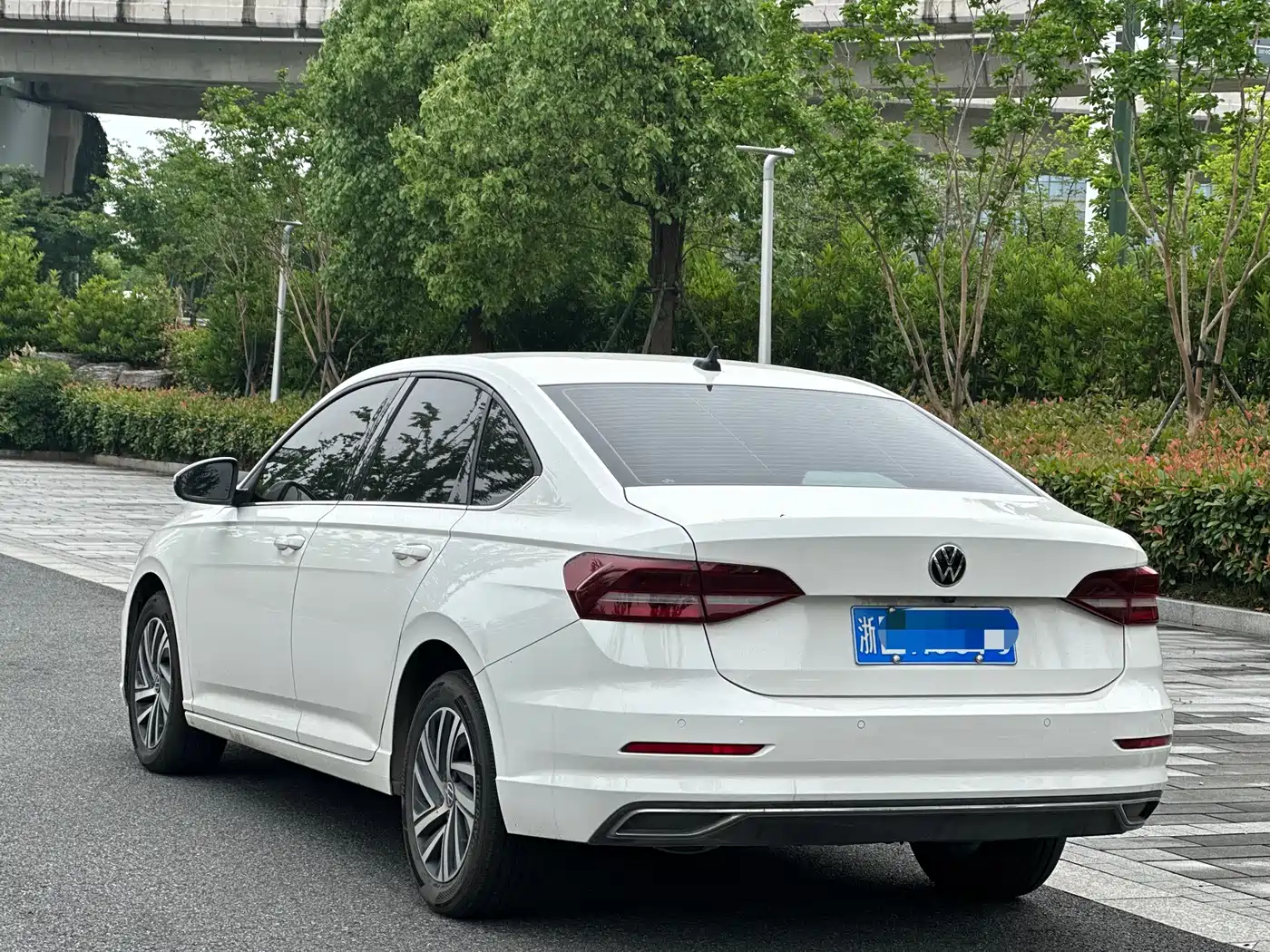 Volkswagen Lavida 2022 1.5L Auto Comfort Edition фото 4