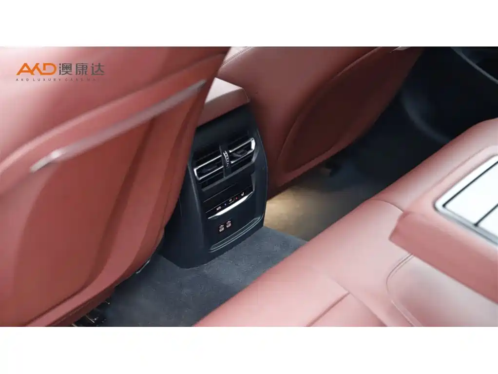 BMW 3 Series 2023 325i M Sport Black Night Package фото 9