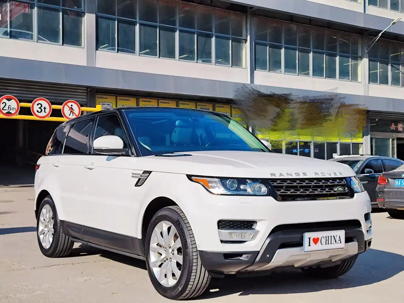 Фото 10 - Land Rover Range Rover Sport