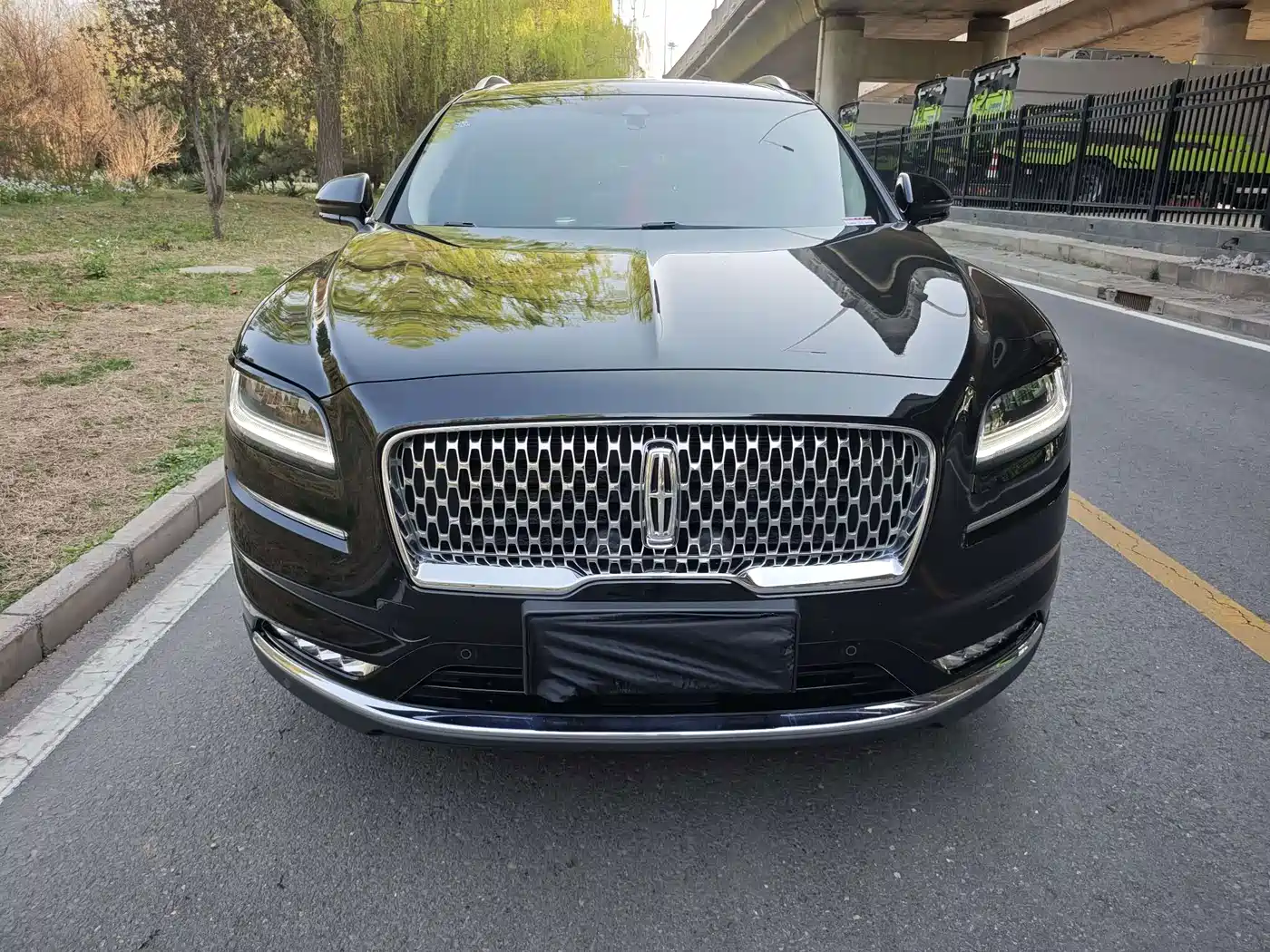 Фото 2 - Lincoln Nautilus