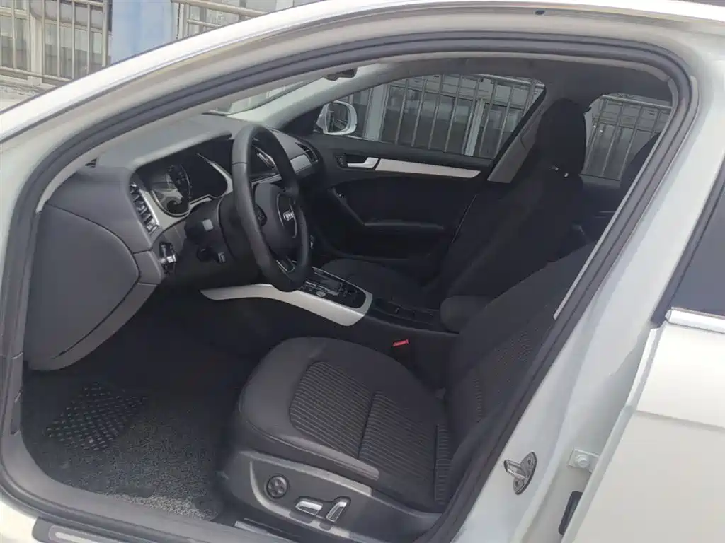 Audi A4L 2016 35 TFSI Collector's Edition Automatic Standard фото 15