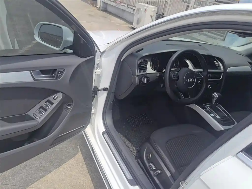 Audi A4L 2016 35 TFSI Collector's Edition Automatic Standard фото 16