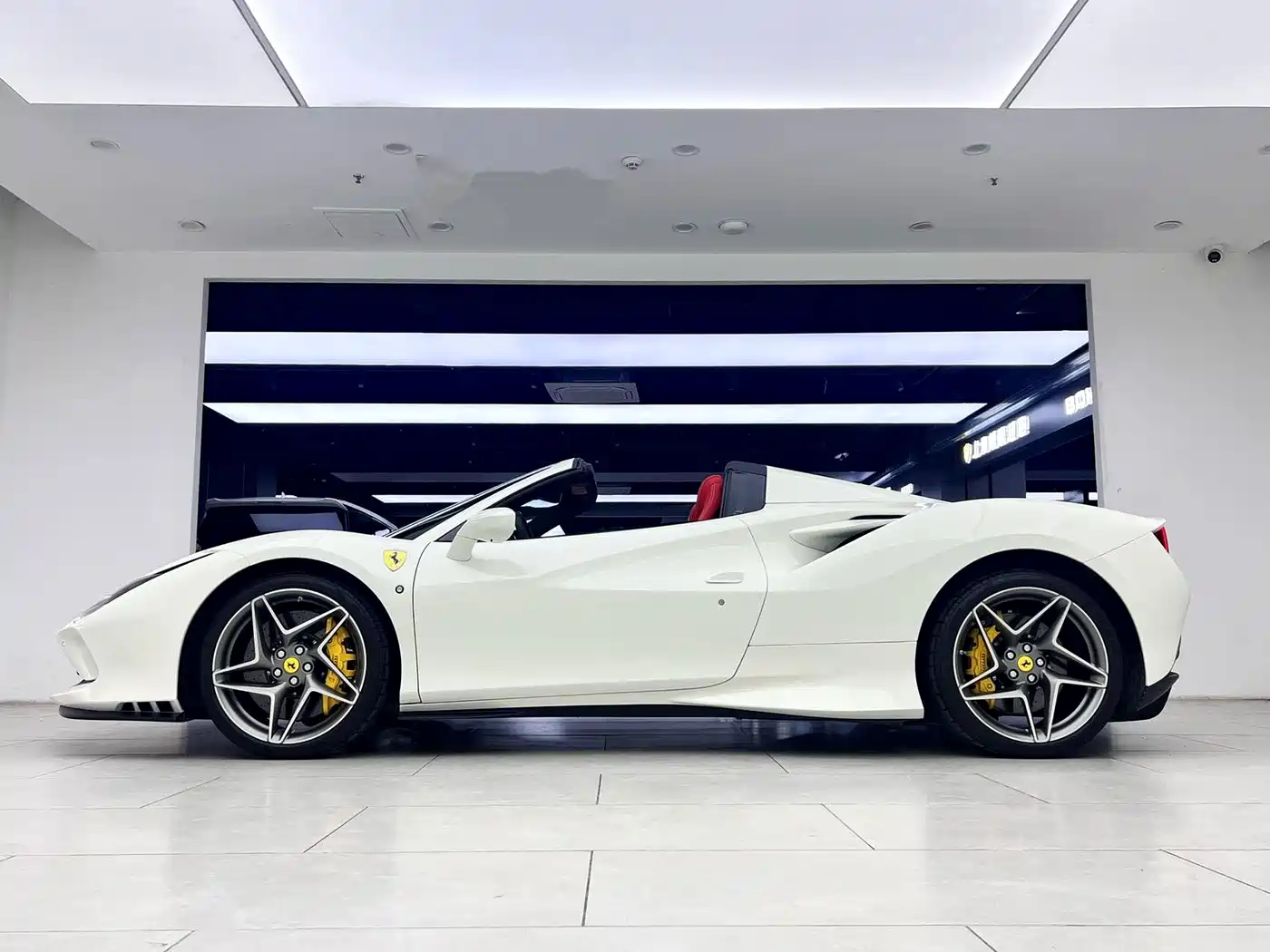 Ferrari F8 2023 2020 Spider 3.9T V8