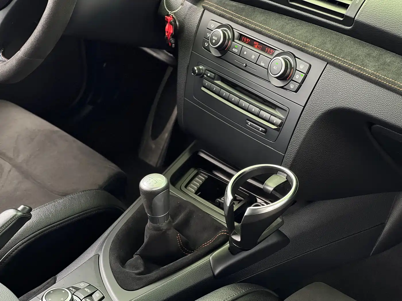BMW 1 Series M 2011 1M Coupe фото 13