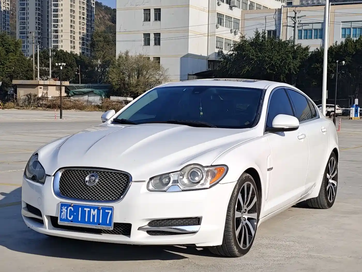 Jaguar XF 2010 2009 Model XF 3.0L V6 Luxury Edition