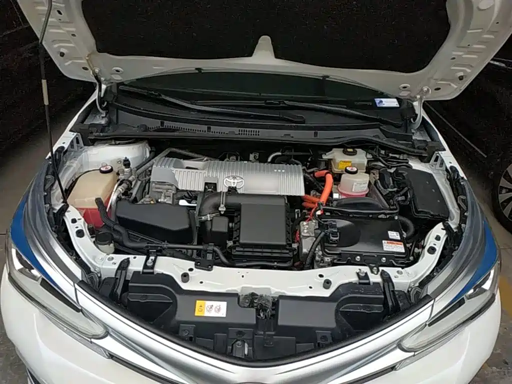 Toyota Corolla 2017 Facelift Hybrid 1.8L E-CVT Elite Edition фото 16