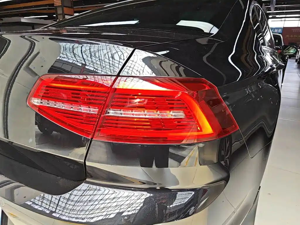 Volkswagen Magotan 2018 330TSI DSG Premium фото 8