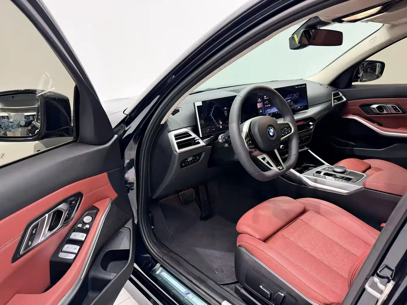 BMW 3 Series 2024 325i M Sport Package фото 4