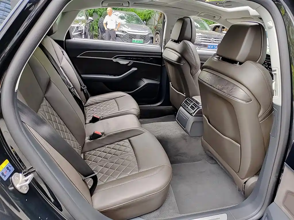 Audi A8 2021 A8L 50 TFSI quattro Comfort фото 11