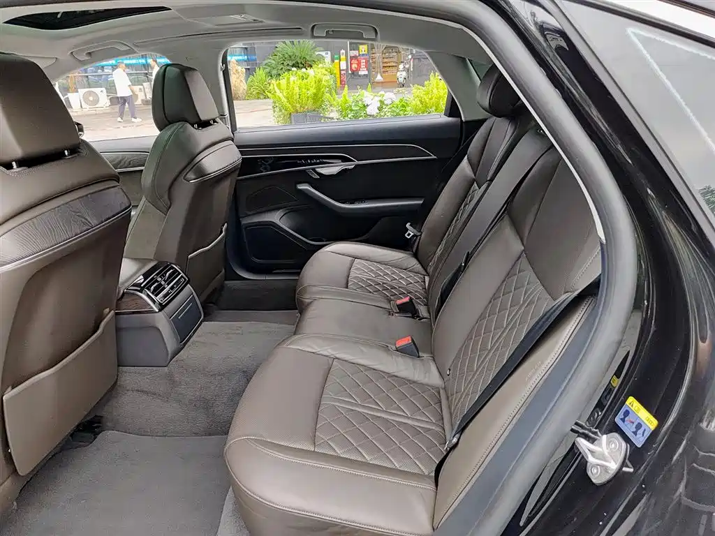 Audi A8 2021 A8L 50 TFSI quattro Comfort фото 8