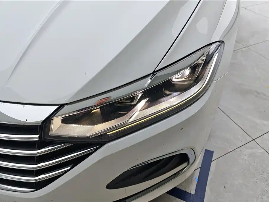 Volkswagen Lavida 2023 1.5L Auto Five Million Edition фото 5