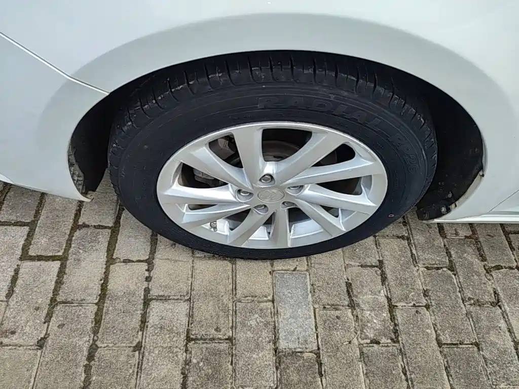 Фото 23 - Buick Verano