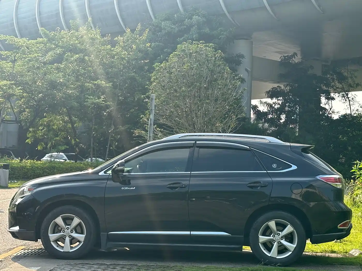 Photo 7 - Lexus RX Classic