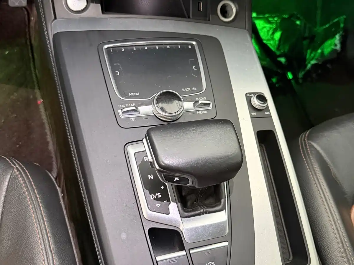 Audi Q5L 2020 40 TFSI Prestige Fashion фото 12