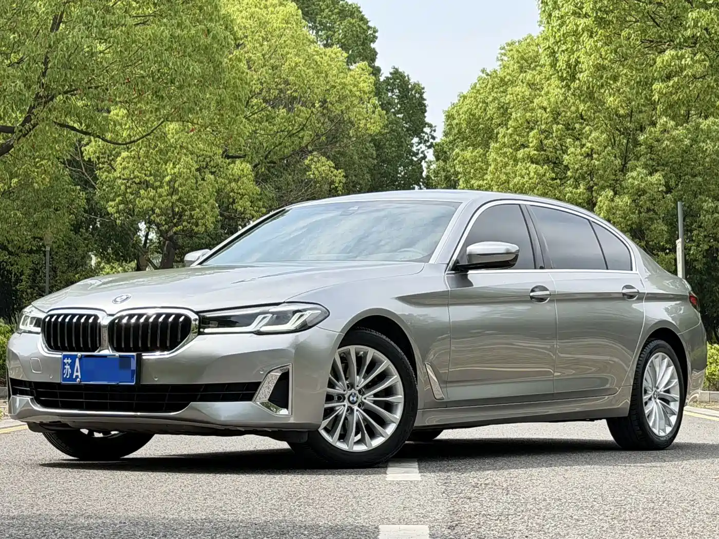 BMW 5 Series 2021 525Li Luxury Package фото 2