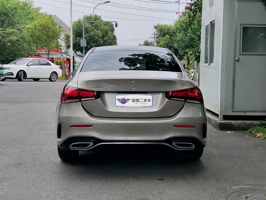 Mercedes-Benz A-Class 2021 A 200 L Sport Sedan Fashion Edition фото 5