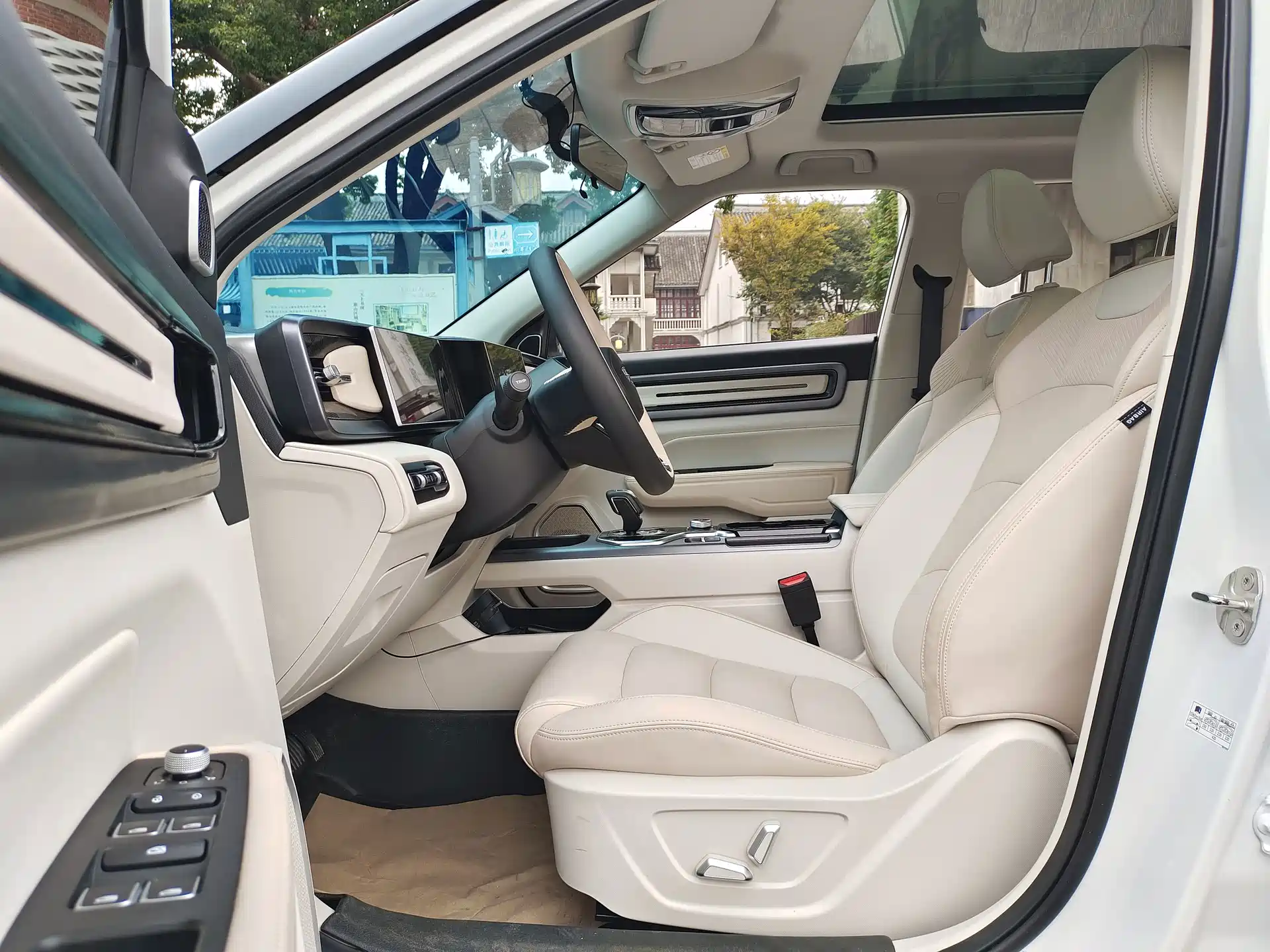 Фото 10 - Geely ICON