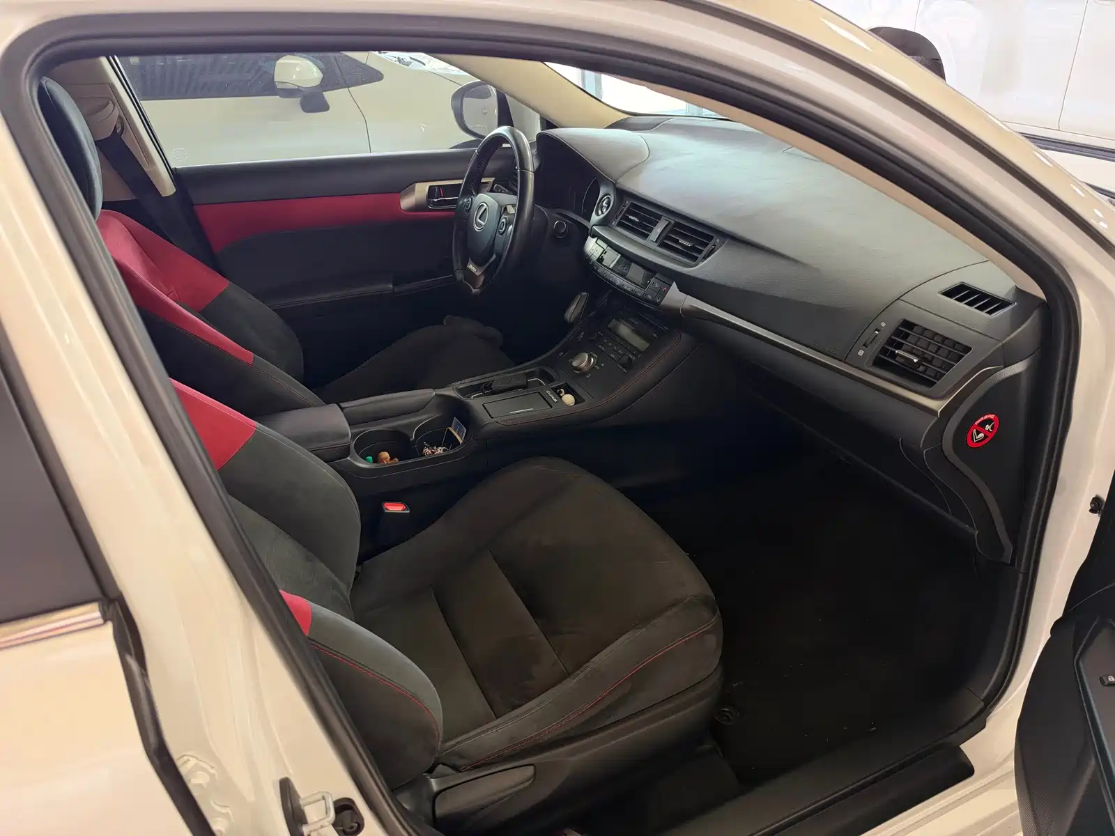Фото 7 - Lexus CT
