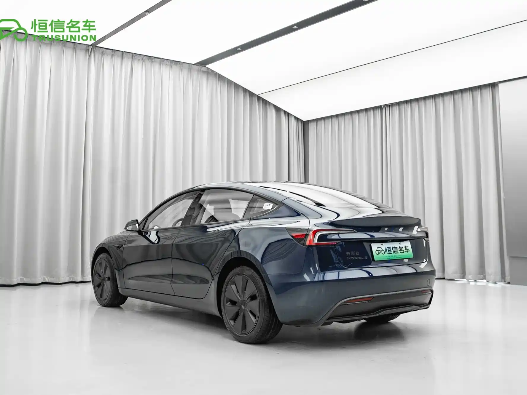 Фото 6 - Tesla Model 3