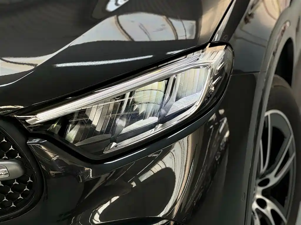 Mercedes-Benz GLC 2025 Model Year GLC 260 L 4MATIC Luxury фото 4