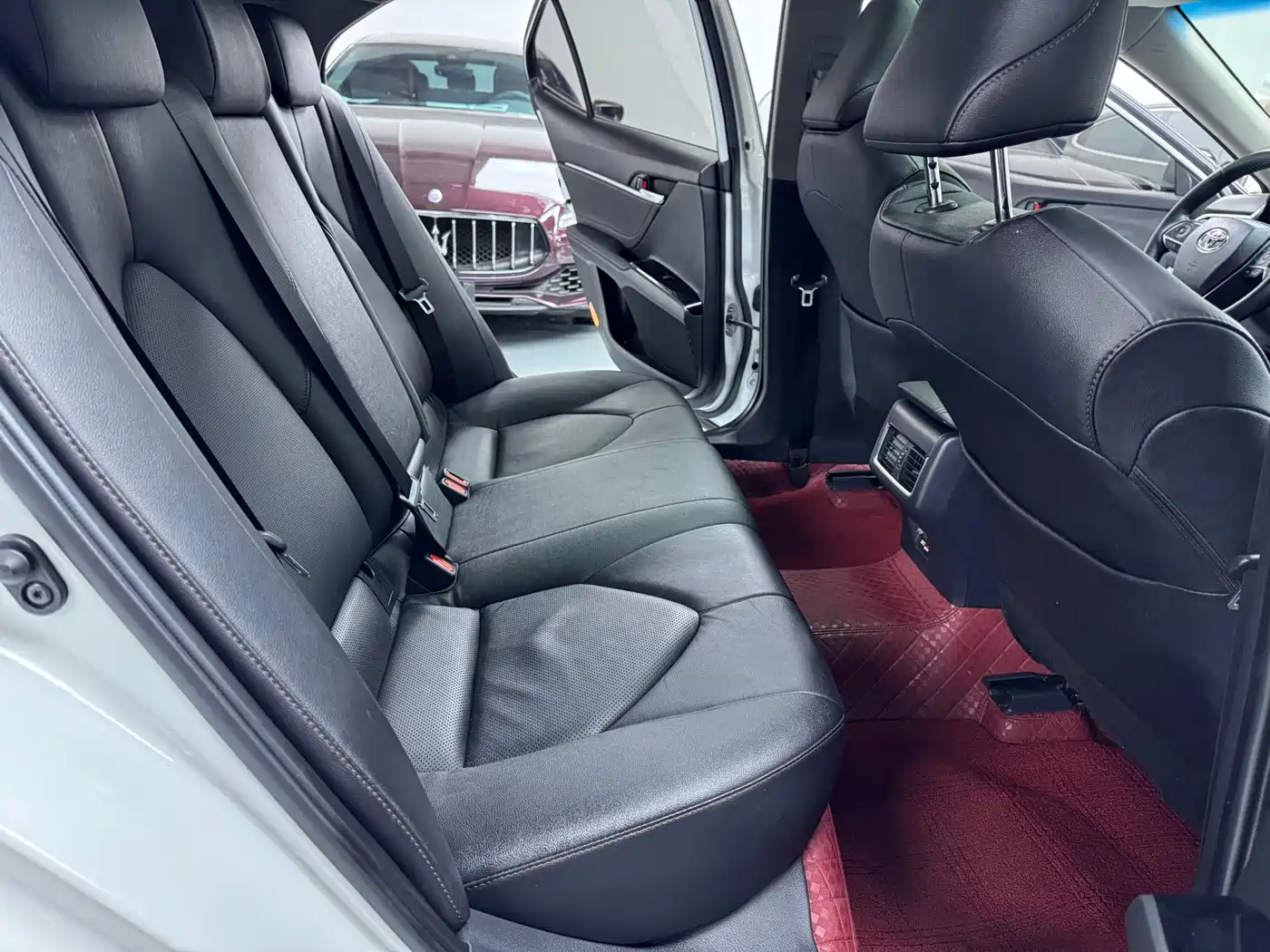 Toyota Camry 2021 2.5G Luxury Edition фото 13