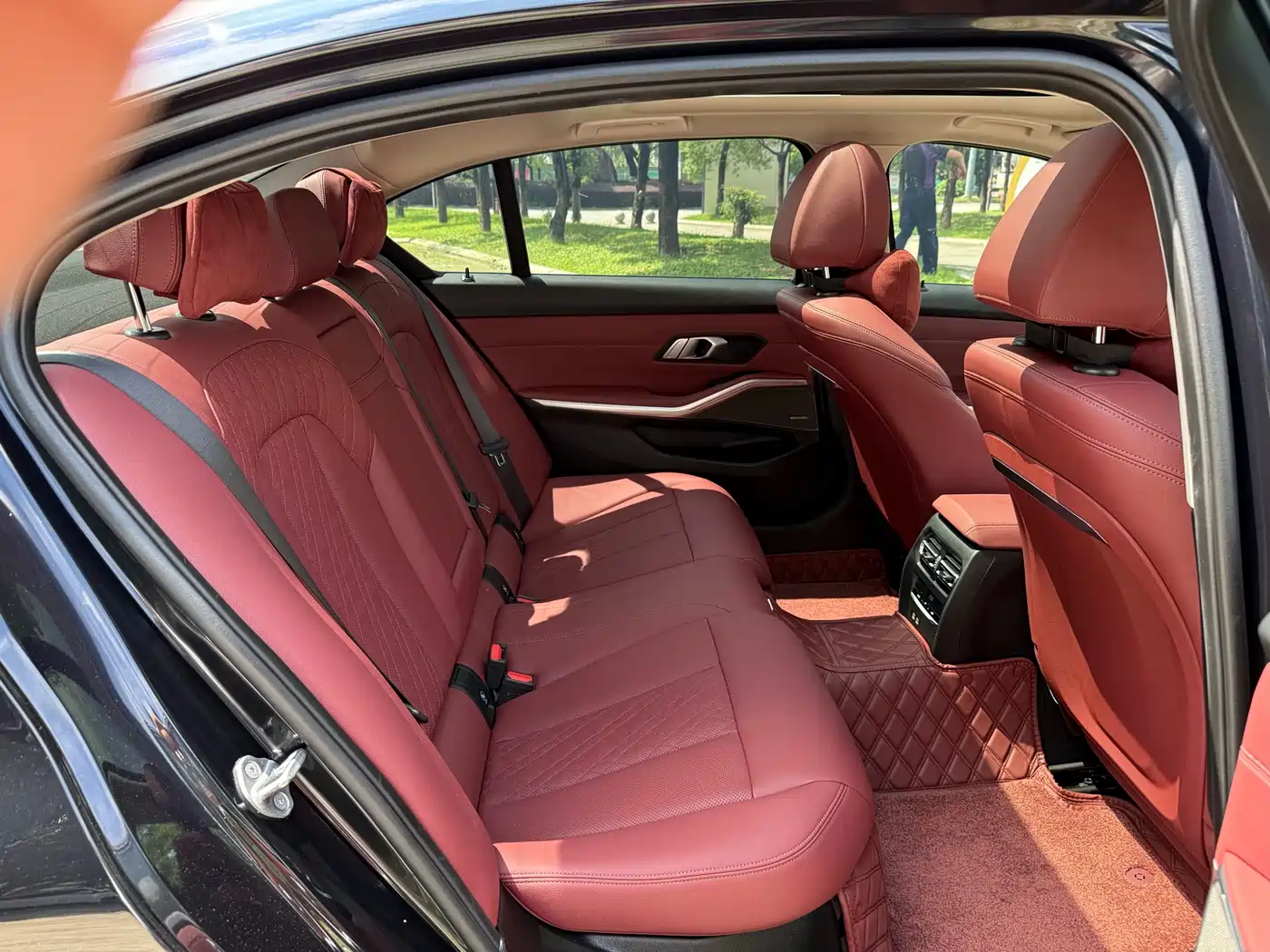 BMW 3 Series 2023 325Li M Sport Package фото 15