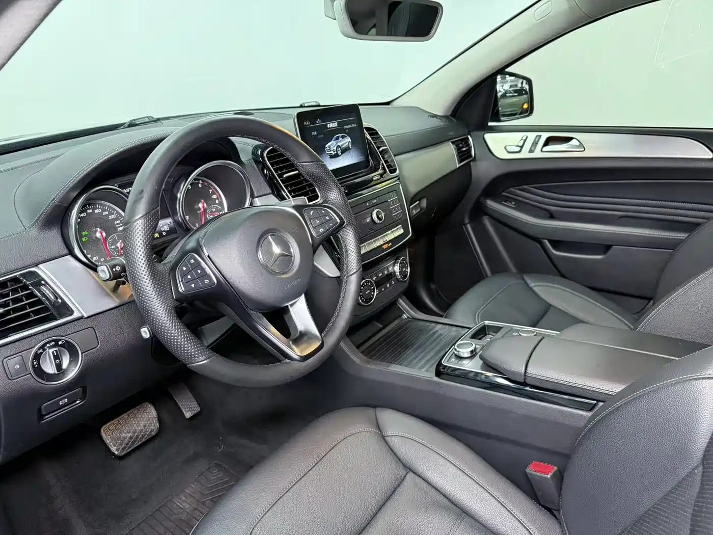Mercedes-Benz GLE Coupe 2018 GLE 320 4MATIC Coupe SUV фото 10