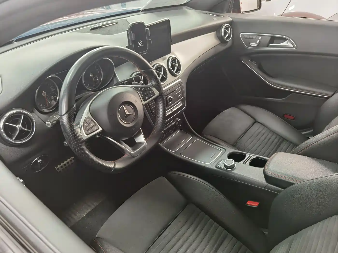 Mercedes-Benz CLA (Import) 2017 CLA 220 4MATIC фото 12