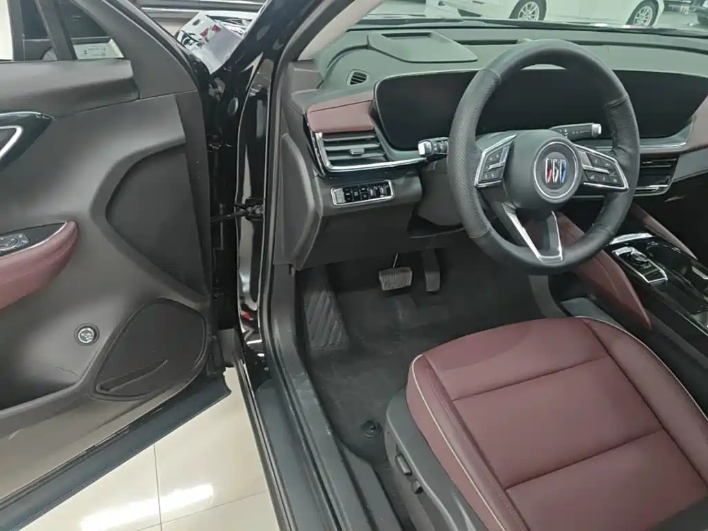 Фото 16 - Buick Envision Plus