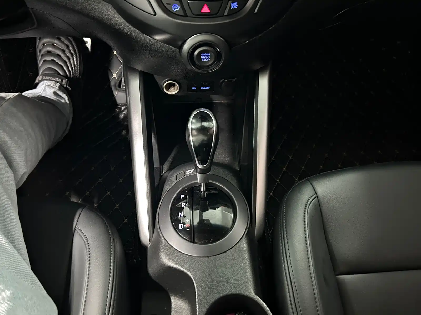 Photo 12 - Hyundai Veloster