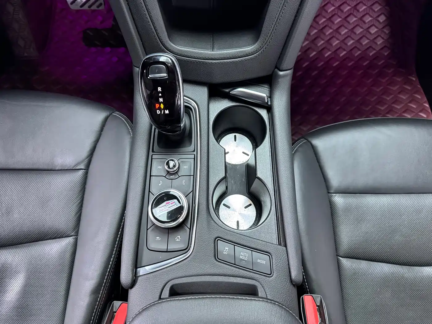 Cadillac XT6 2022 2.0T 6-Seater 4WD Luxury Edition фото 10