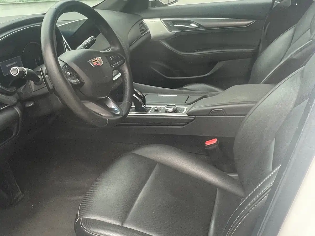 صورة 4 - Cadillac CT5