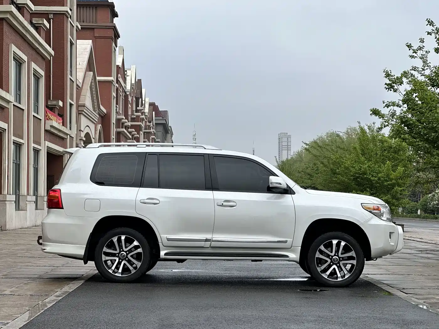 Toyota Land Cruiser (Import) 2015 4.0L V6 Middle East Low Configuration Edition фото 9