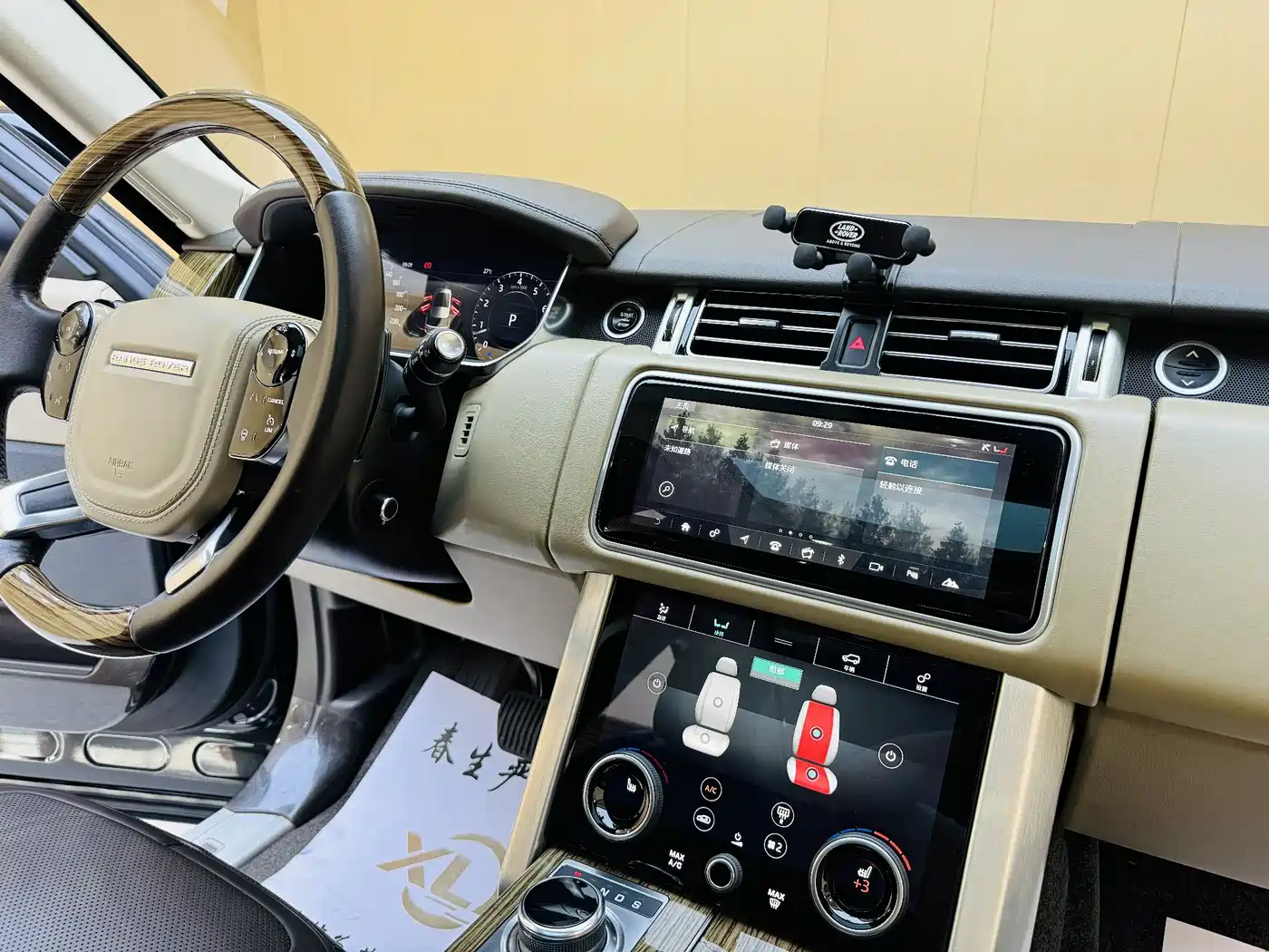 Land Rover Range Rover 2019 3.0 SC V6 Heritage Extended Edition фото 7