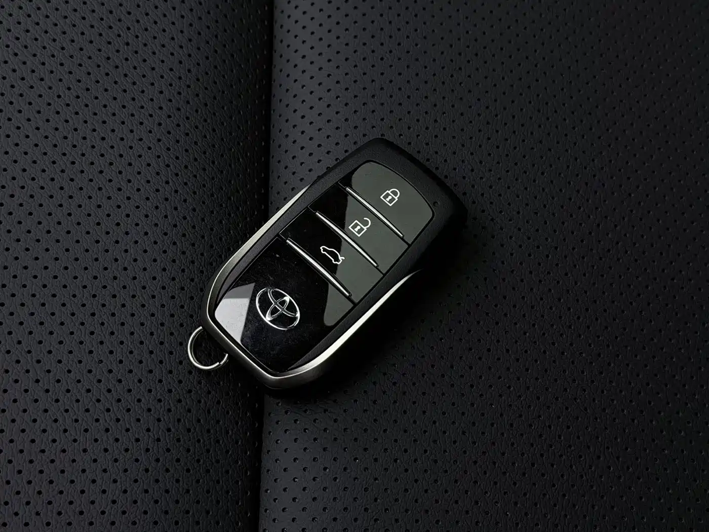 Toyota Avalon 2024 Model Hybrid 2.5L XLE Prestige Edition фото 11