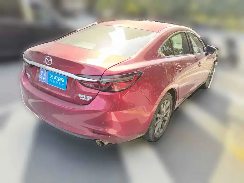 Photo 2 - Mazda Atenza