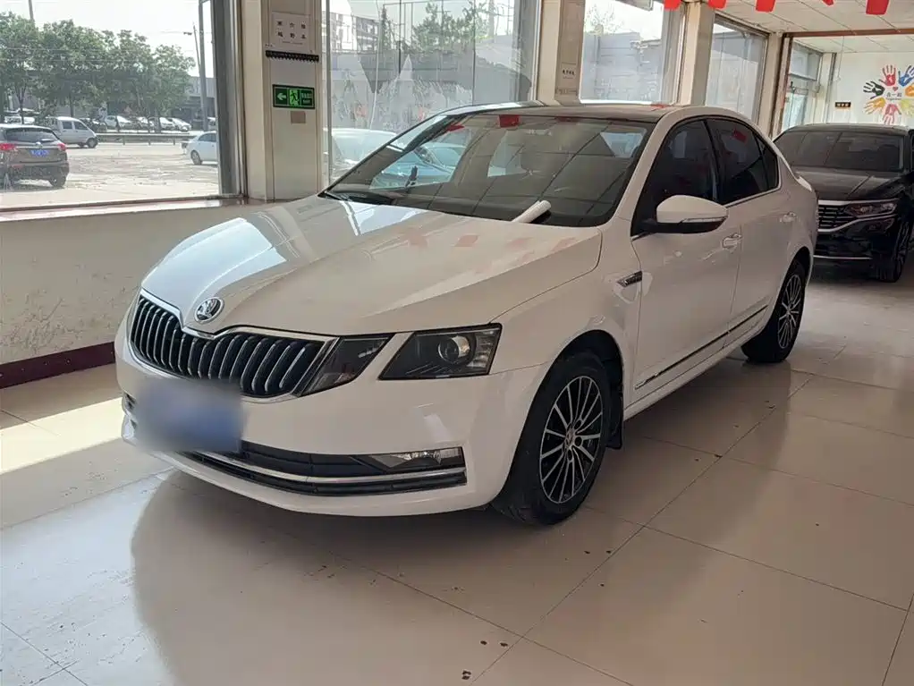 Škoda Octavia 2018 TSI230 DSG Luxury Edition