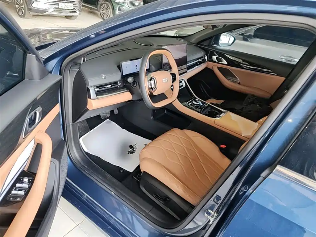 Geely Galaxy Galaxy A7 2025 EM-i фото 15
