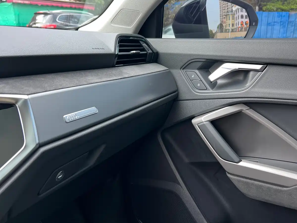 Audi Q3 2022 35 TFSI Fashion Dynamic фото 17