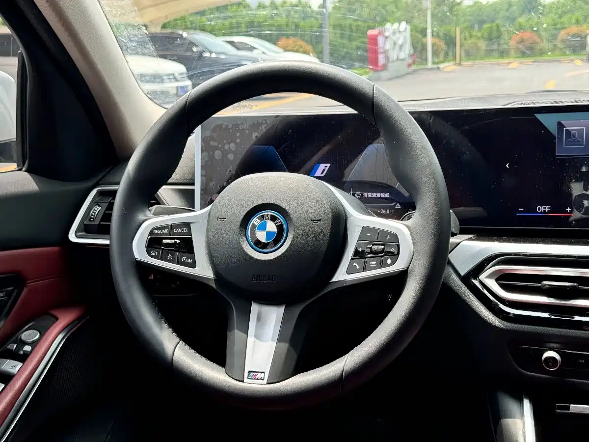 BMW i3 2024 eDrive 35 L фото 10