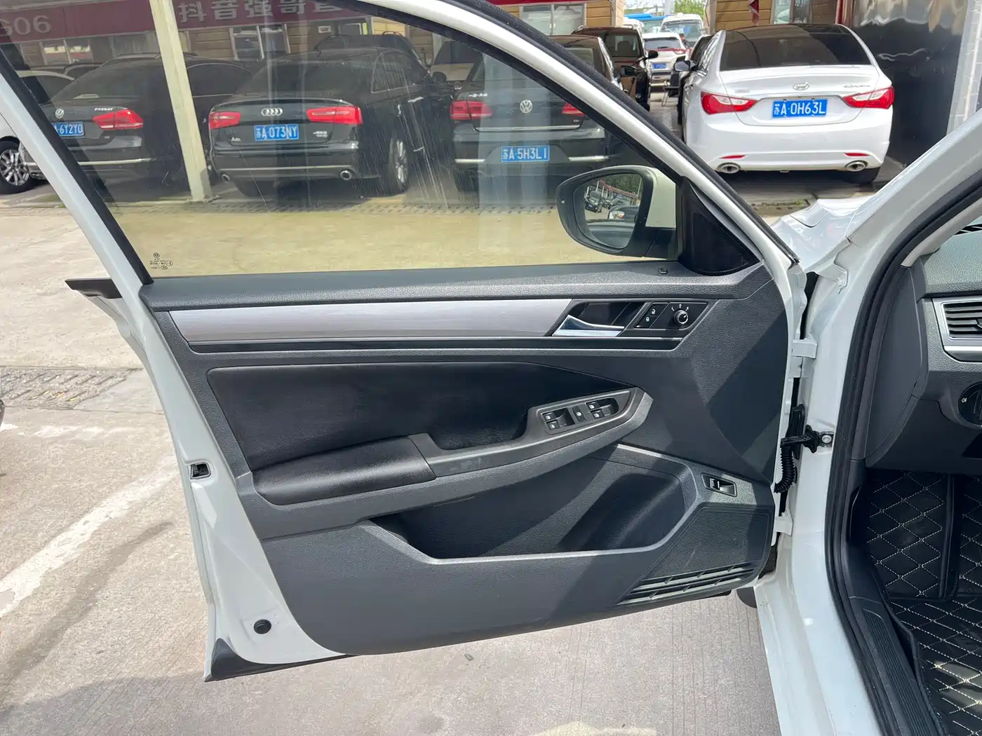 Volkswagen Bora 2017 1.6L Automatic Comfort фото 6