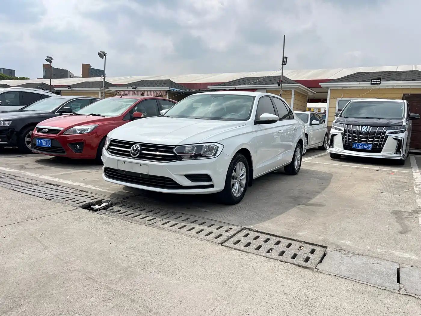 Volkswagen Bora 2017 1.6L Automatic Comfort фото 3