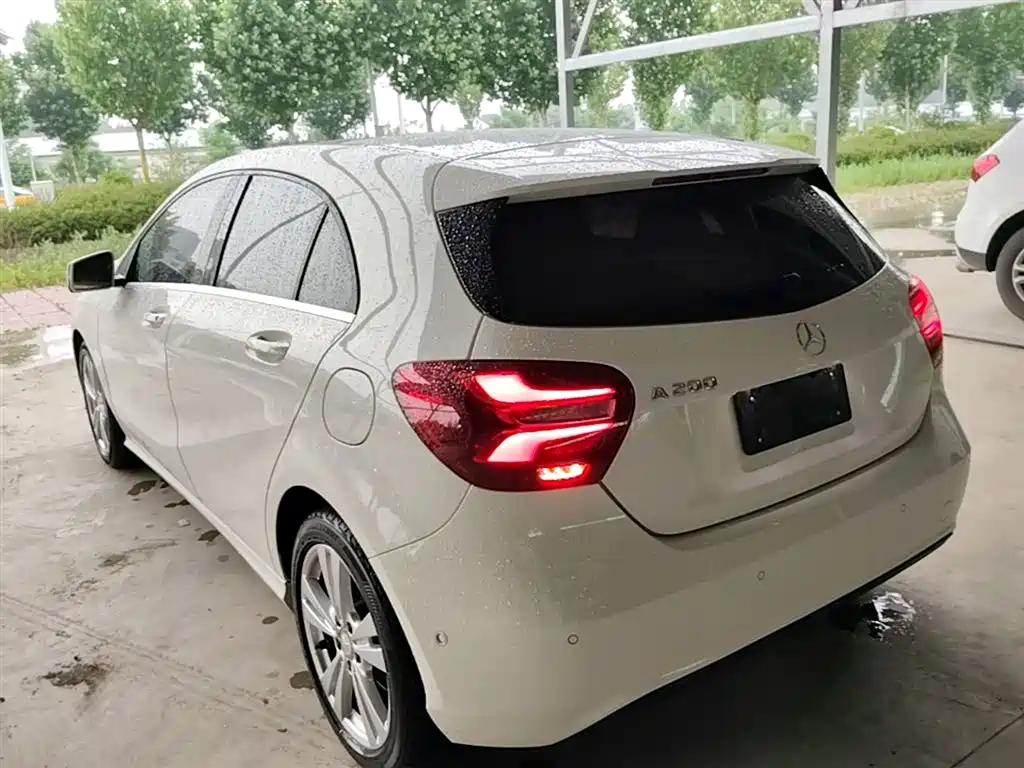 Mercedes-Benz A-Class (Import) 2016 A 200 Dynamic фото 5