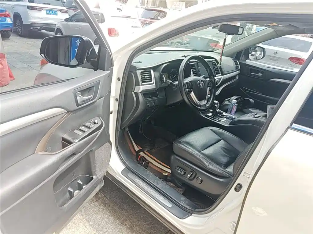 Toyota Highlander 2017 2.0T 4WD Premium 7-Seater фото 16